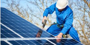 Installation Maintenance Panneaux Solaires Photovoltaïques à Conat